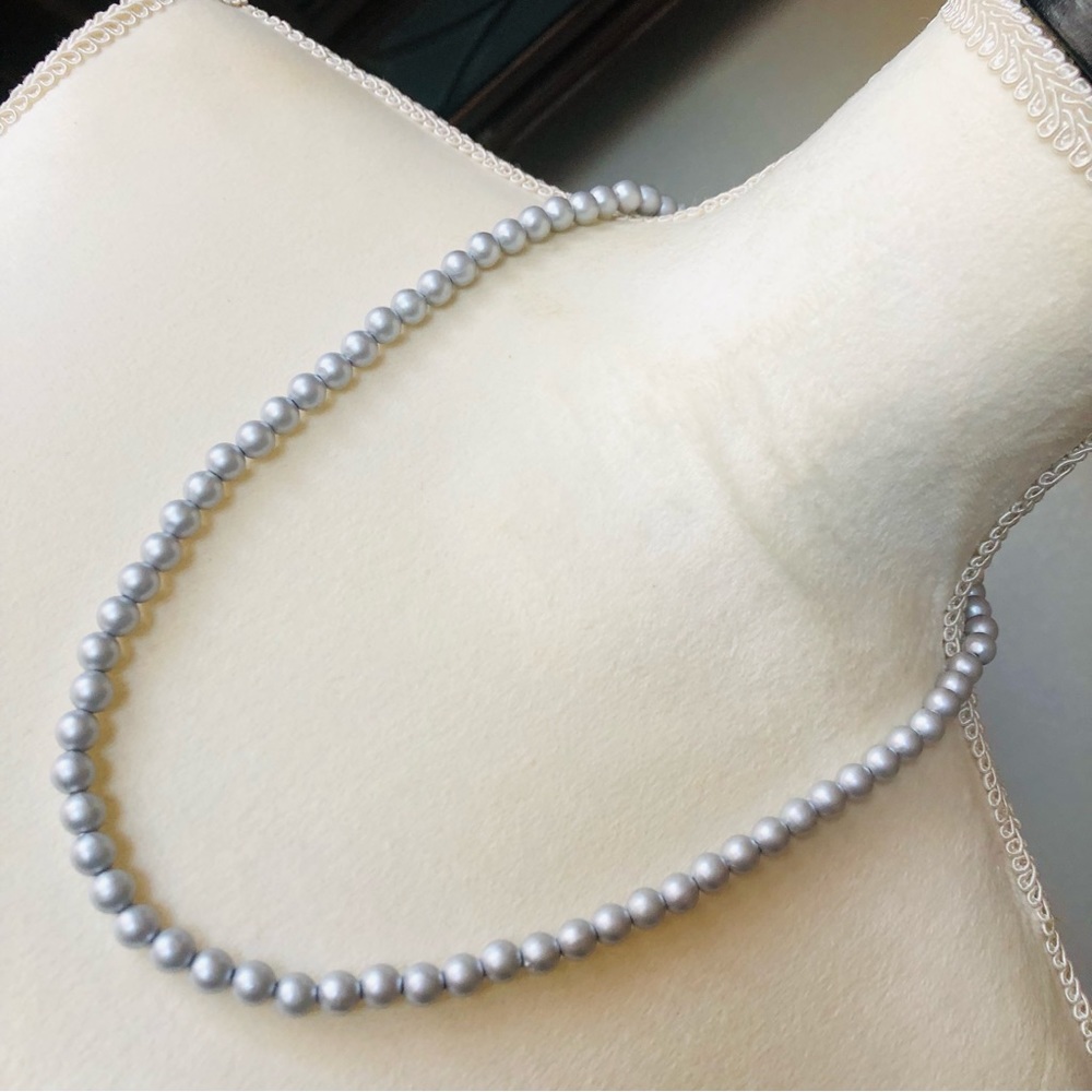 Vintage 70s-80s silver gray pearl bead necklace